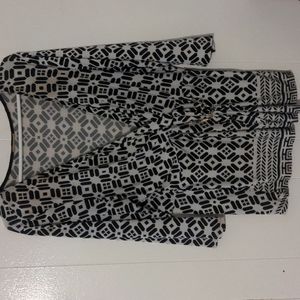 Suzy shier blouse flowy, 2X very beautiful print.